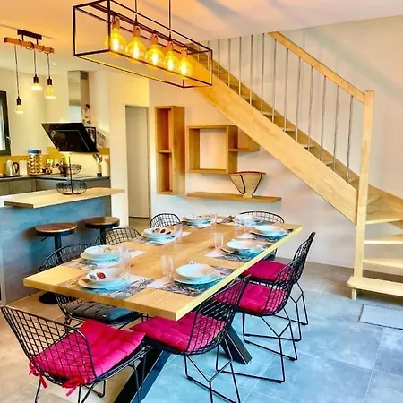 Avec Piscine Proche Plages Villa