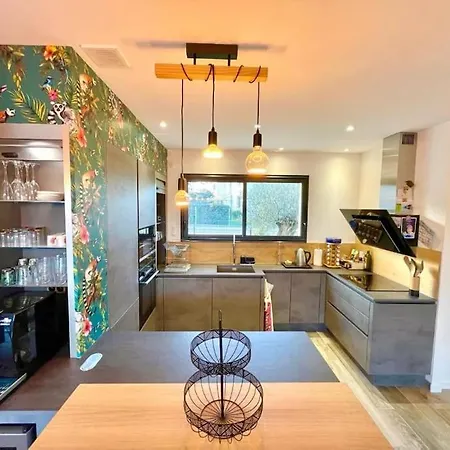 Avec Piscine Proche Plages