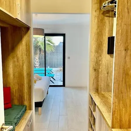 Avec Piscine Proche Plages Villa *